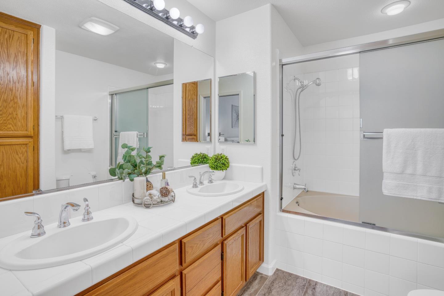 Detail Gallery Image 24 of 58 For 3948 Mosher Dr, San Jose,  CA 95135 - 3 Beds | 2/1 Baths