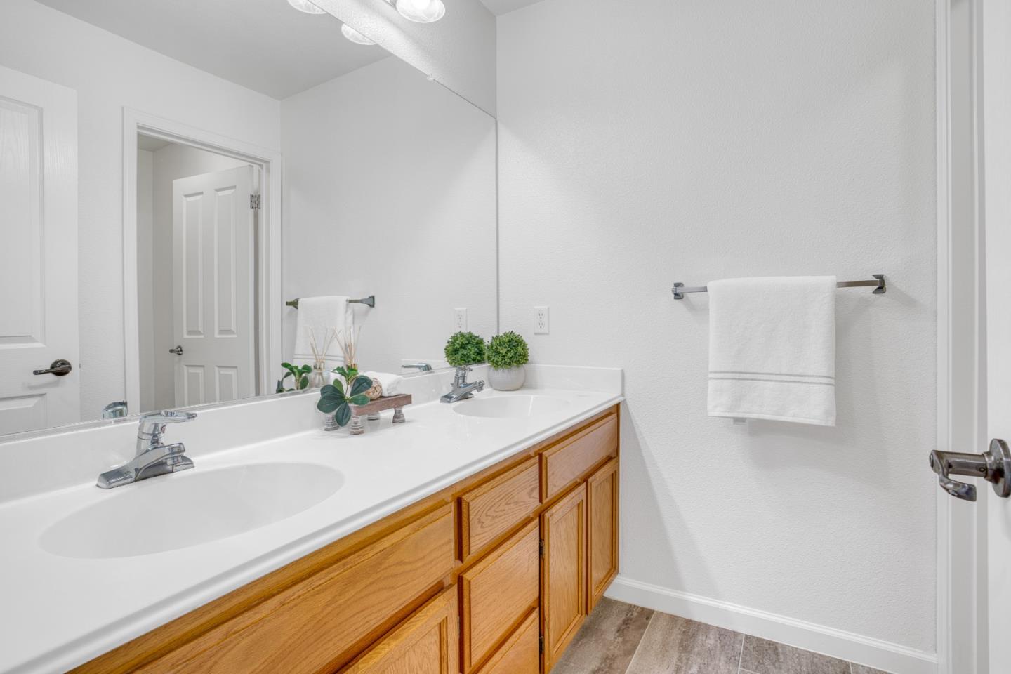 Detail Gallery Image 33 of 58 For 3948 Mosher Dr, San Jose,  CA 95135 - 3 Beds | 2/1 Baths