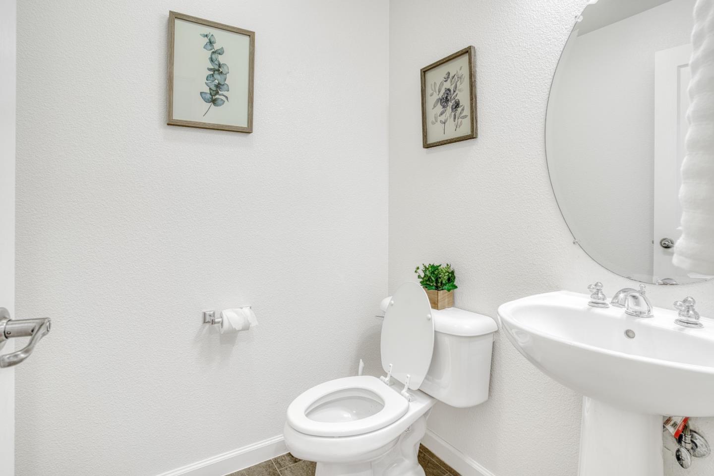 Detail Gallery Image 7 of 58 For 3948 Mosher Dr, San Jose,  CA 95135 - 3 Beds | 2/1 Baths