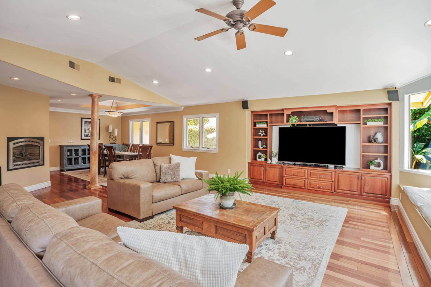Detail Gallery Image 11 of 56 For 5150 Kovanda Ave, Carmichael,  CA 95608 - 5 Beds | 2 Baths