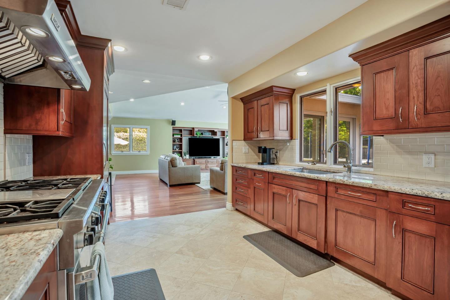 Detail Gallery Image 17 of 56 For 5150 Kovanda Ave, Carmichael,  CA 95608 - 5 Beds | 2 Baths