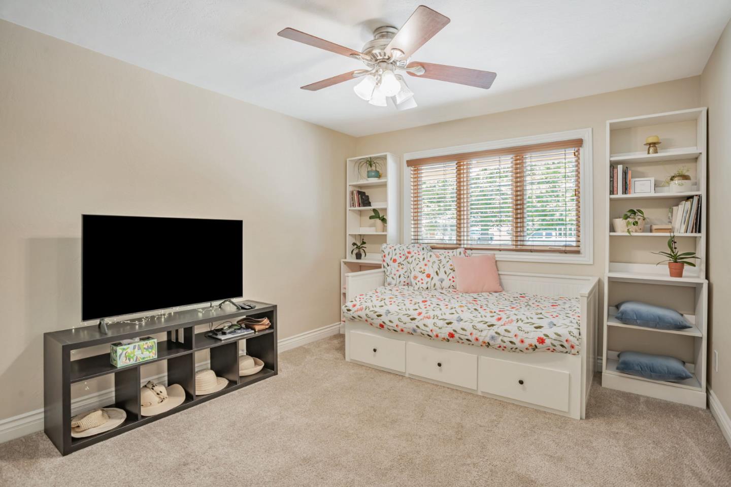 Detail Gallery Image 25 of 56 For 5150 Kovanda Ave, Carmichael,  CA 95608 - 5 Beds | 2 Baths