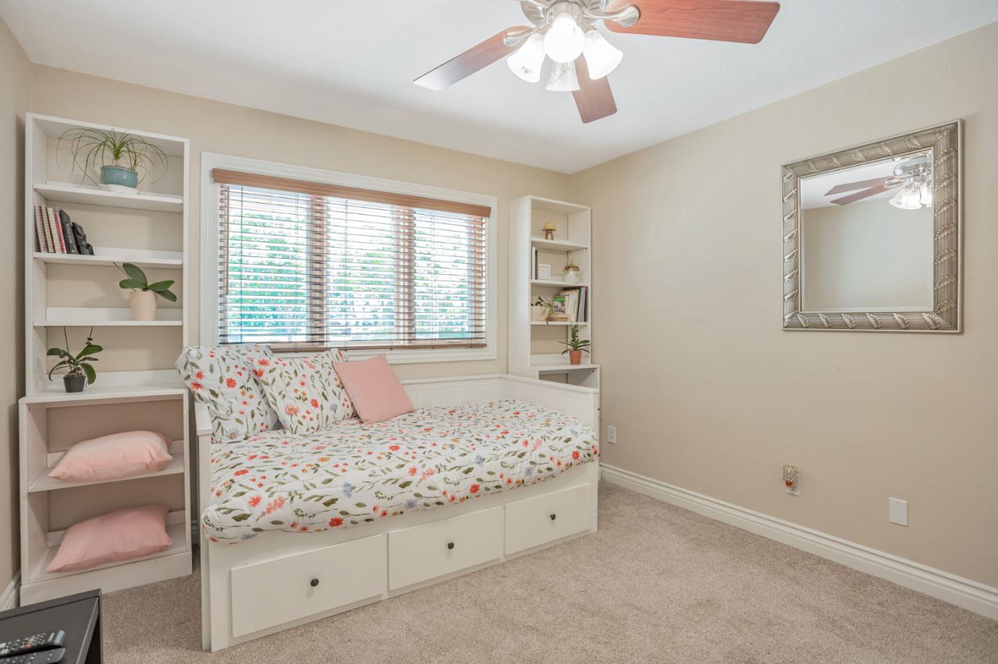 Detail Gallery Image 26 of 56 For 5150 Kovanda Ave, Carmichael,  CA 95608 - 5 Beds | 2 Baths