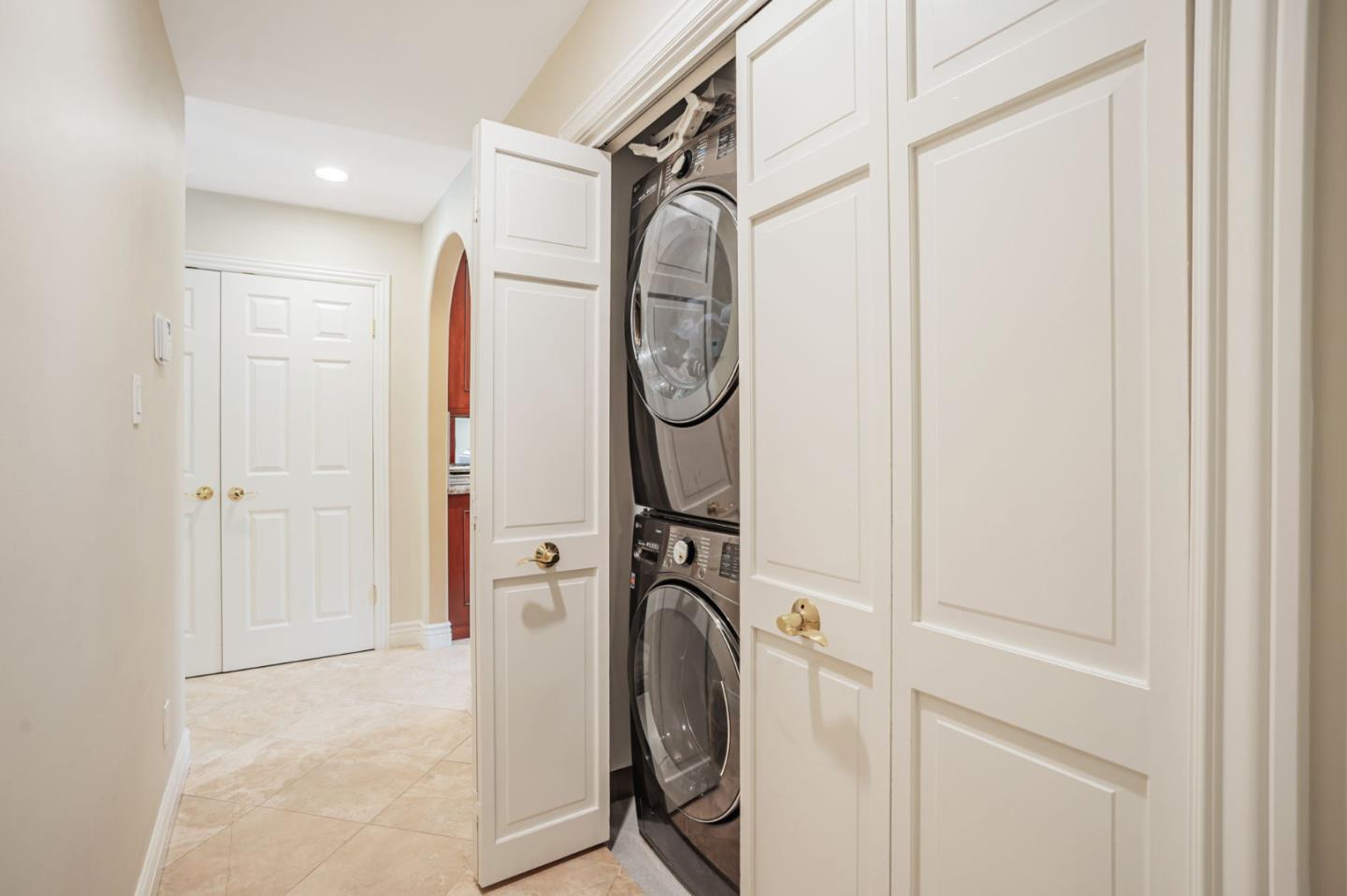 Detail Gallery Image 28 of 56 For 5150 Kovanda Ave, Carmichael,  CA 95608 - 5 Beds | 2 Baths