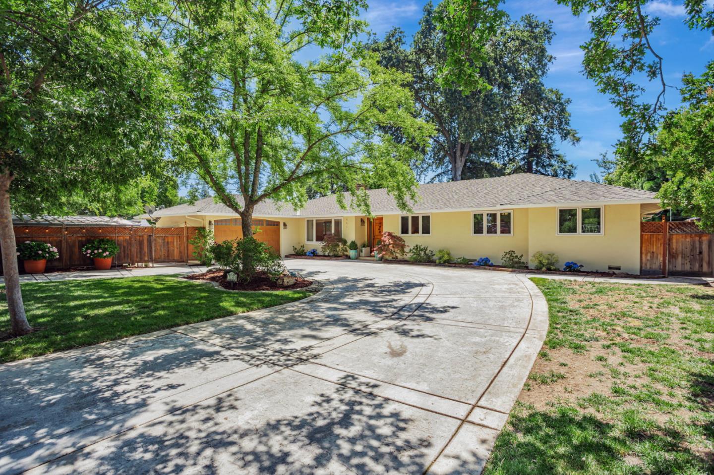 Detail Gallery Image 3 of 56 For 5150 Kovanda Ave, Carmichael,  CA 95608 - 5 Beds | 2 Baths