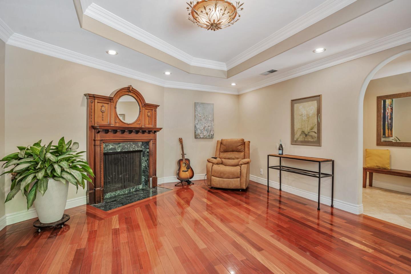 Detail Gallery Image 4 of 56 For 5150 Kovanda Ave, Carmichael,  CA 95608 - 5 Beds | 2 Baths