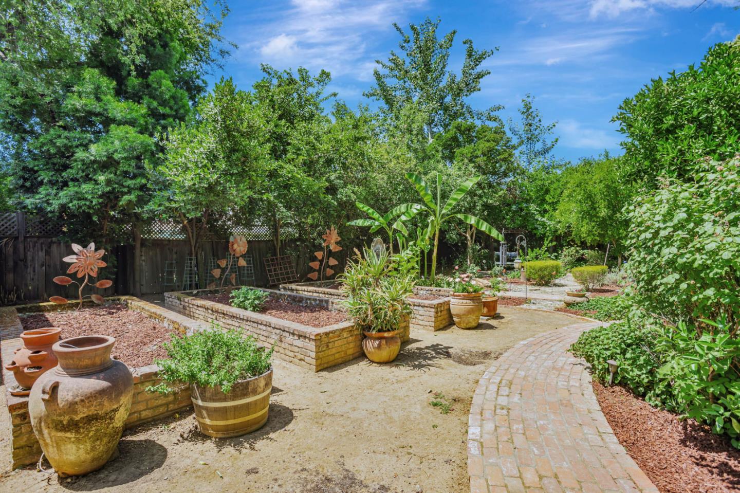 Detail Gallery Image 42 of 56 For 5150 Kovanda Ave, Carmichael,  CA 95608 - 5 Beds | 2 Baths