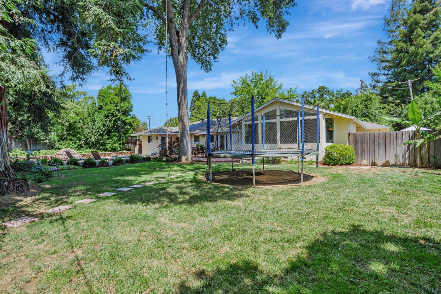 Detail Gallery Image 44 of 56 For 5150 Kovanda Ave, Carmichael,  CA 95608 - 5 Beds | 2 Baths