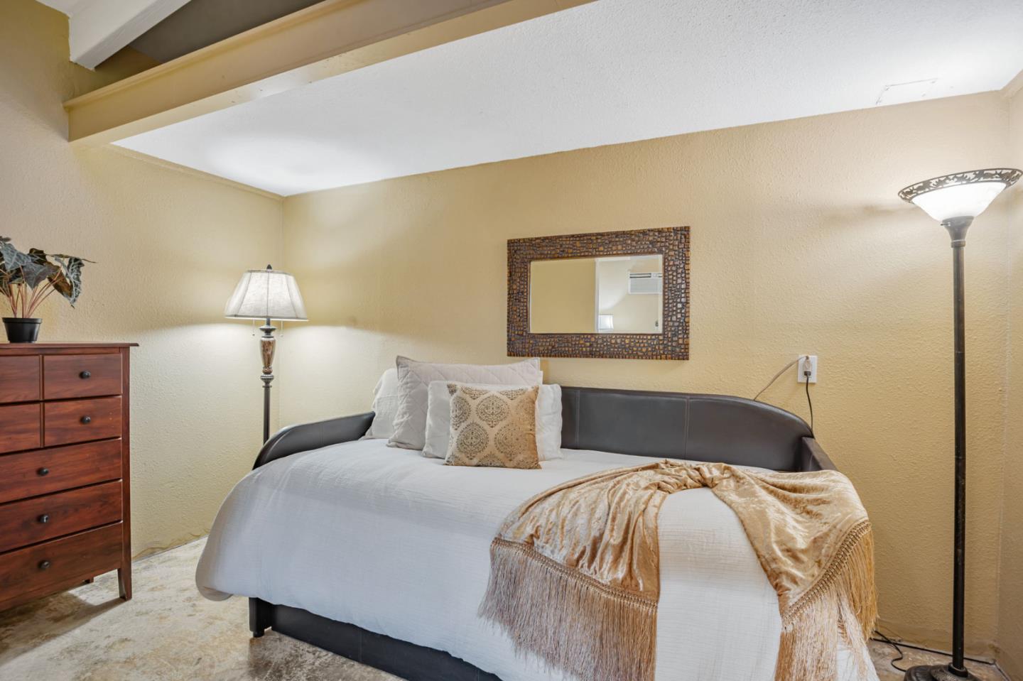 Detail Gallery Image 50 of 56 For 5150 Kovanda Ave, Carmichael,  CA 95608 - 5 Beds | 2 Baths