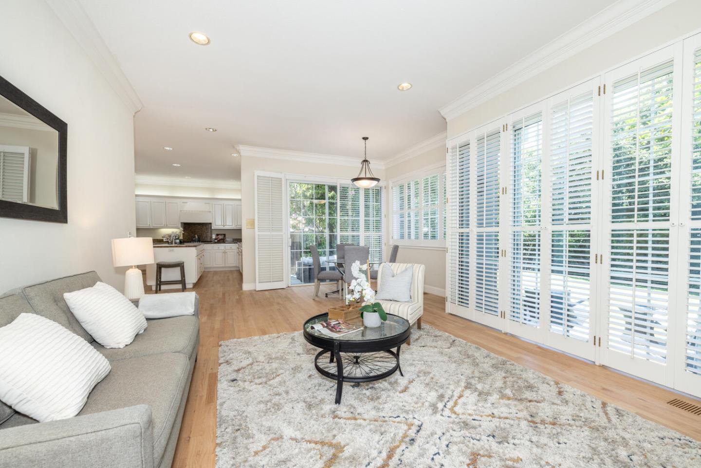 Detail Gallery Image 17 of 52 For 1536 Bernal Ave, Burlingame,  CA 94010 - 5 Beds | 4/1 Baths