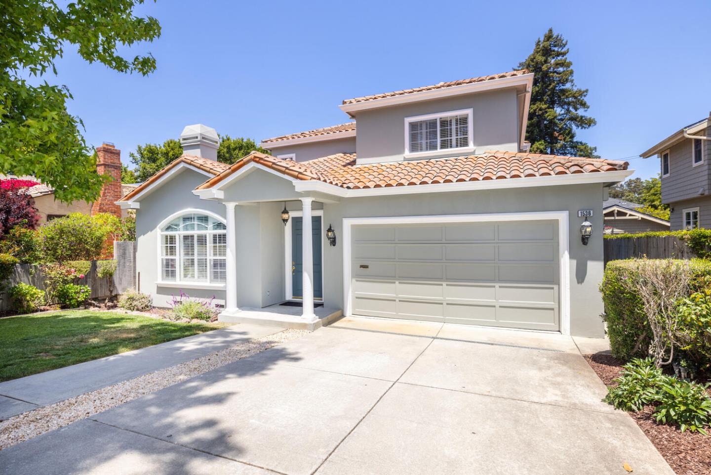 Detail Gallery Image 2 of 52 For 1536 Bernal Ave, Burlingame,  CA 94010 - 5 Beds | 4/1 Baths