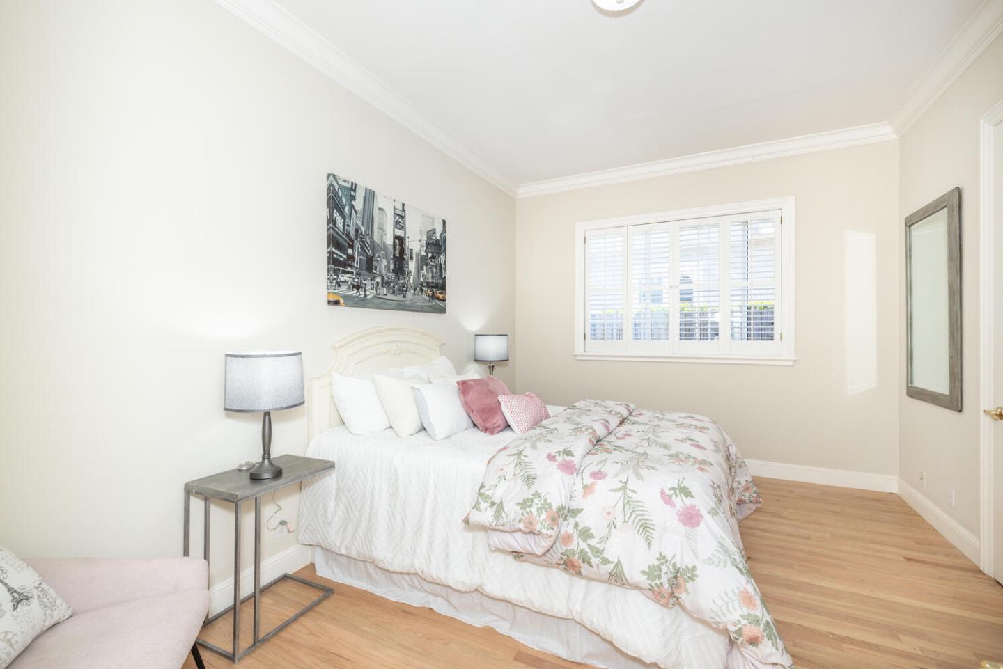 Detail Gallery Image 20 of 52 For 1536 Bernal Ave, Burlingame,  CA 94010 - 5 Beds | 4/1 Baths