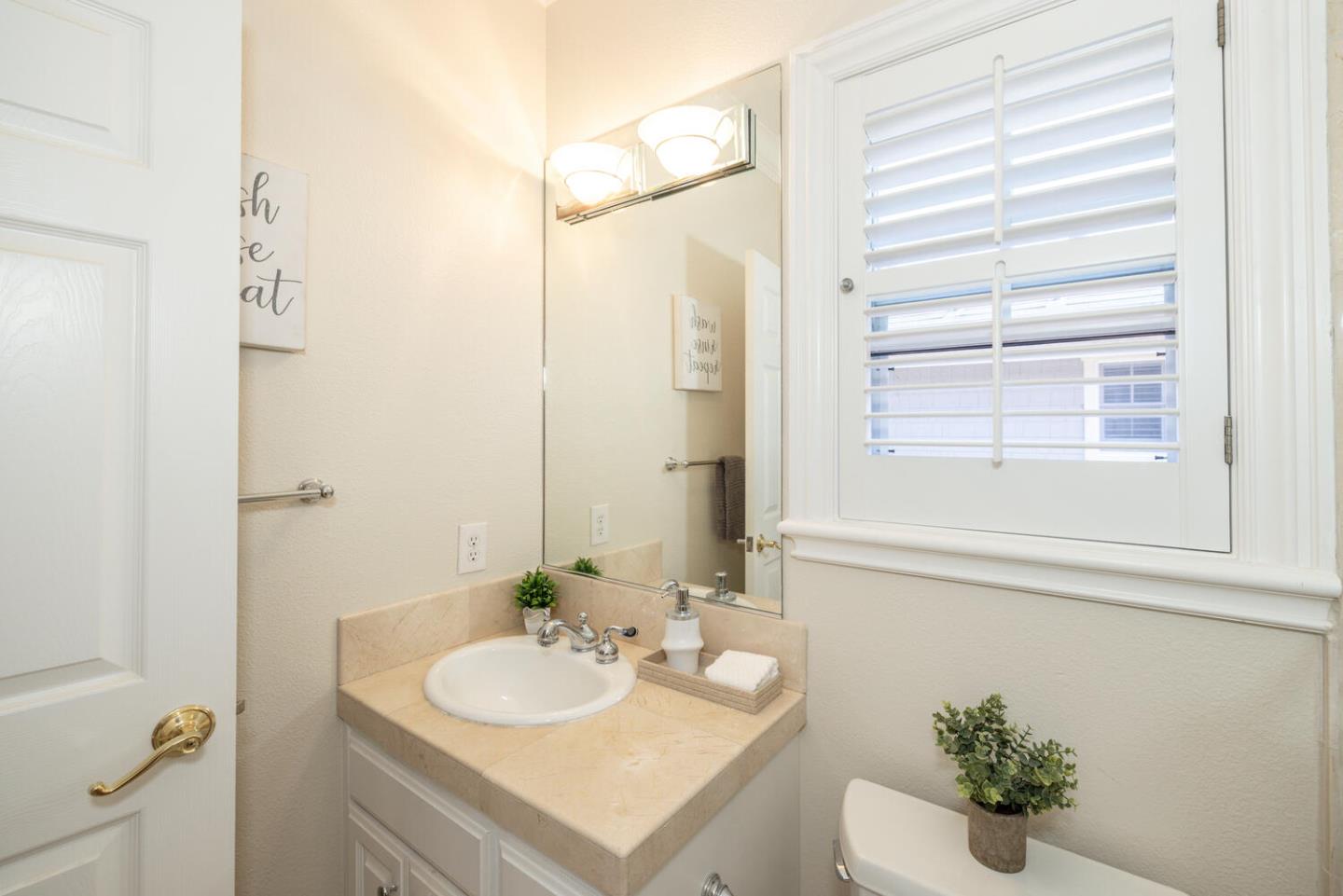 Detail Gallery Image 34 of 52 For 1536 Bernal Ave, Burlingame,  CA 94010 - 5 Beds | 4/1 Baths