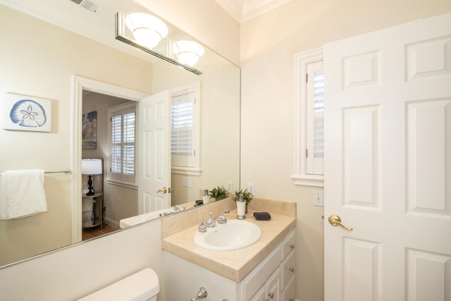 Detail Gallery Image 38 of 52 For 1536 Bernal Ave, Burlingame,  CA 94010 - 5 Beds | 4/1 Baths