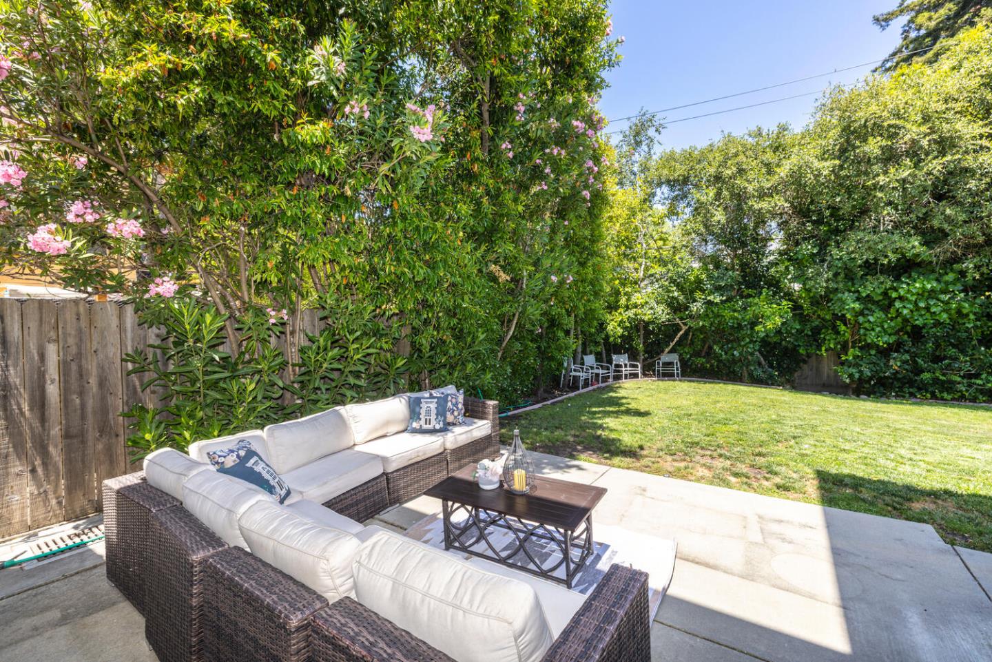 Detail Gallery Image 42 of 52 For 1536 Bernal Ave, Burlingame,  CA 94010 - 5 Beds | 4/1 Baths