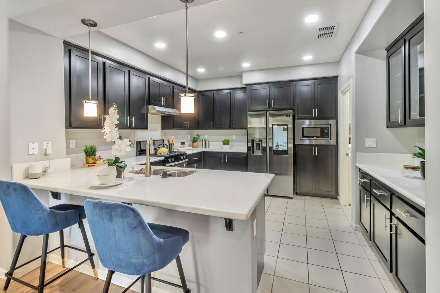 Detail Gallery Image 11 of 53 For 1490 Coyote Creek Way, Milpitas,  CA 95035 - 3 Beds | 2/1 Baths