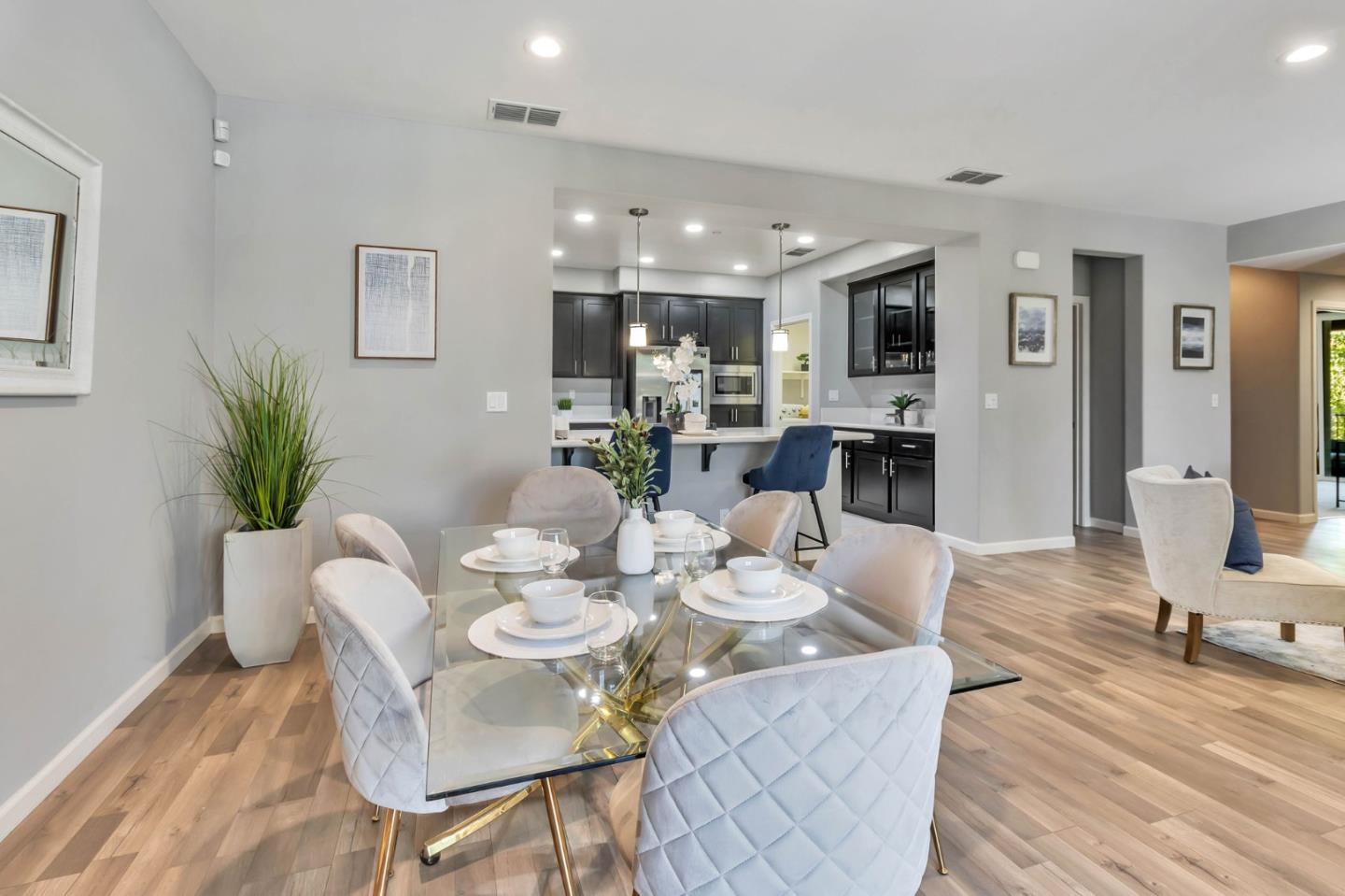 Detail Gallery Image 13 of 53 For 1490 Coyote Creek Way, Milpitas,  CA 95035 - 3 Beds | 2/1 Baths