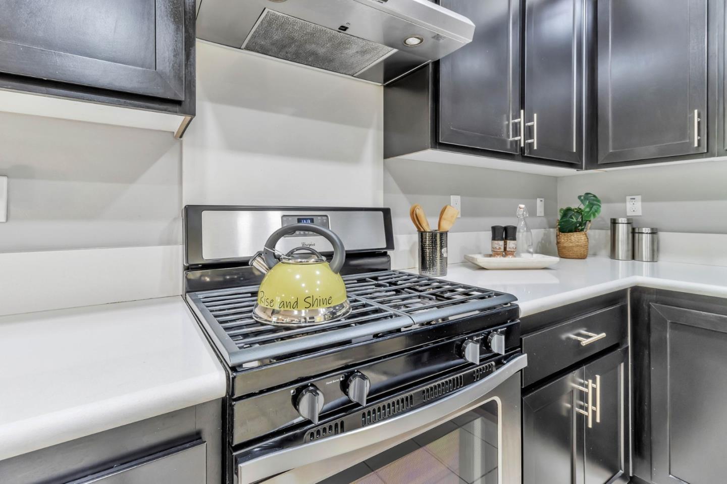 Detail Gallery Image 6 of 53 For 1490 Coyote Creek Way, Milpitas,  CA 95035 - 3 Beds | 2/1 Baths