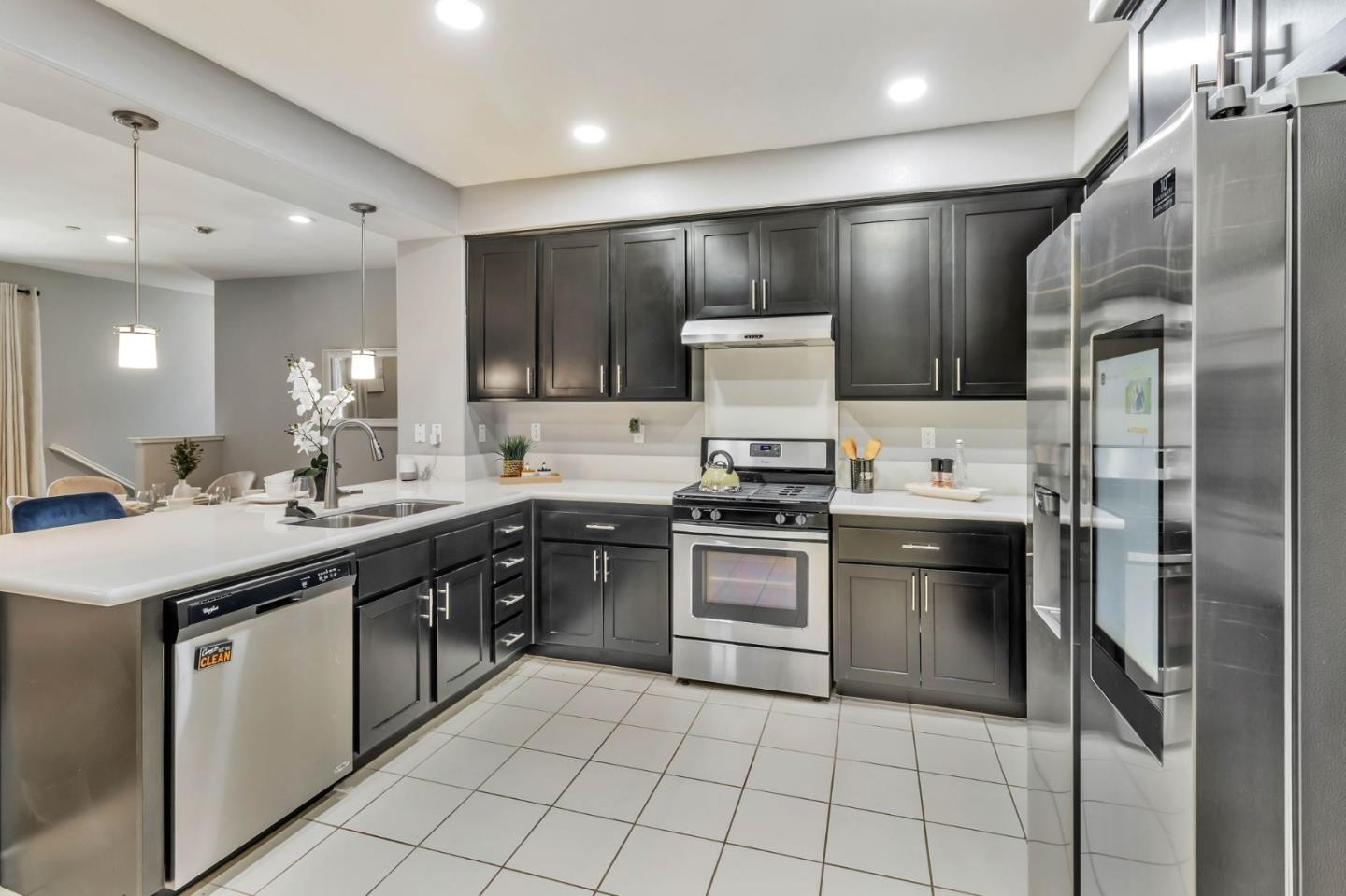 Detail Gallery Image 9 of 53 For 1490 Coyote Creek Way, Milpitas,  CA 95035 - 3 Beds | 2/1 Baths
