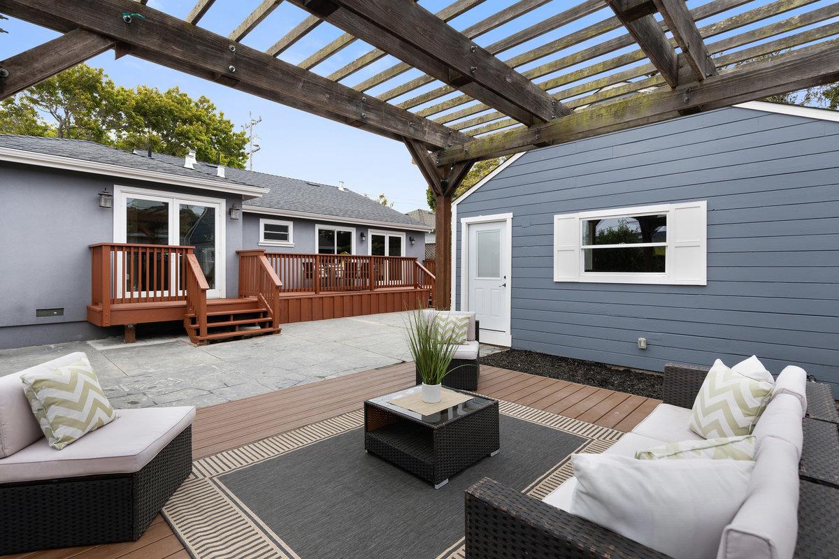 Detail Gallery Image 9 of 26 For 111 De Soto Way, San Bruno,  CA 94066 - 3 Beds | 2/1 Baths