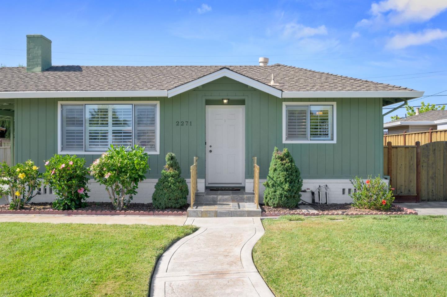 Detail Gallery Image 2 of 43 For 2271 Aram Ave, San Jose,  CA 95128 - 3 Beds | 2 Baths