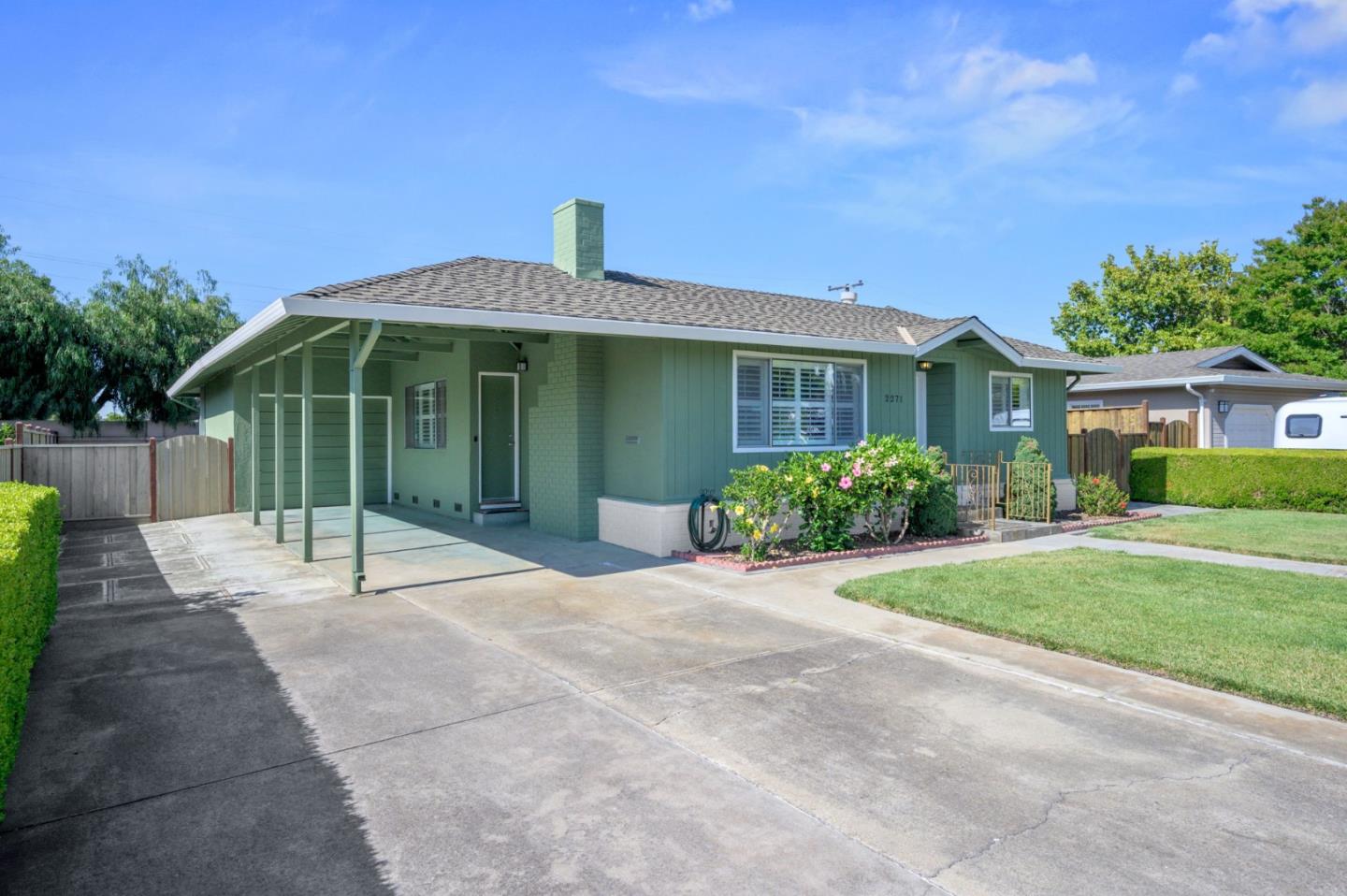 Detail Gallery Image 4 of 43 For 2271 Aram Ave, San Jose,  CA 95128 - 3 Beds | 2 Baths