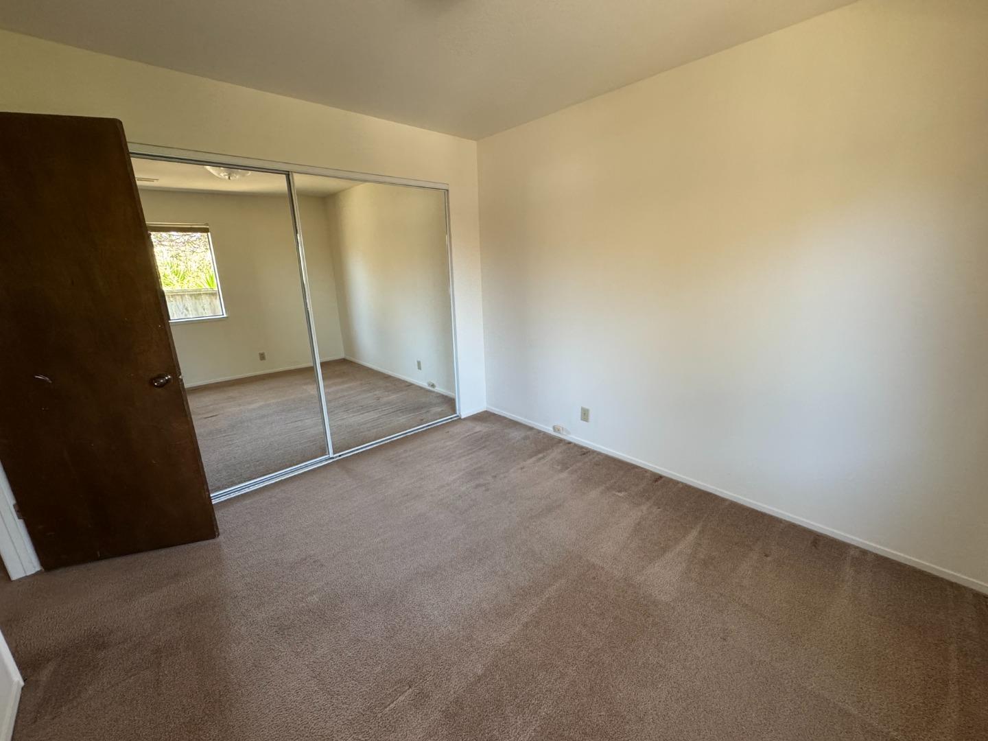 Detail Gallery Image 15 of 18 For 162 Linde Cir, Marina,  CA 93933 - 3 Beds | 2 Baths