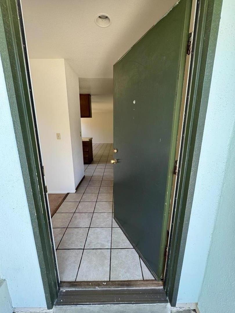 Detail Gallery Image 2 of 18 For 162 Linde Cir, Marina,  CA 93933 - 3 Beds | 2 Baths