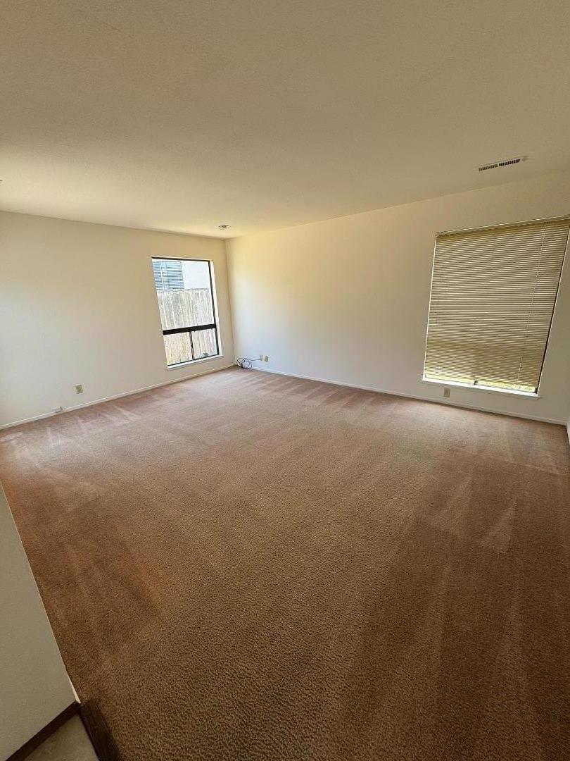 Detail Gallery Image 3 of 18 For 162 Linde Cir, Marina,  CA 93933 - 3 Beds | 2 Baths