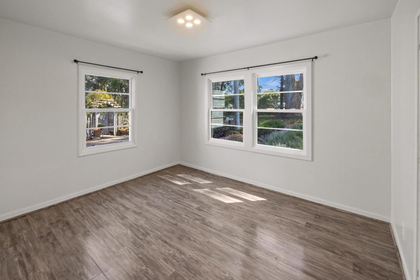 Detail Gallery Image 12 of 35 For 954 Seapalm Ave, Pacific Grove,  CA 93950 - 3 Beds | 1 Baths