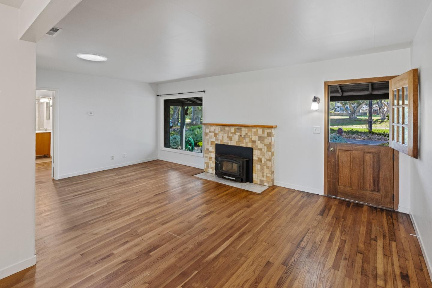 Detail Gallery Image 5 of 35 For 954 Seapalm Ave, Pacific Grove,  CA 93950 - 3 Beds | 1 Baths
