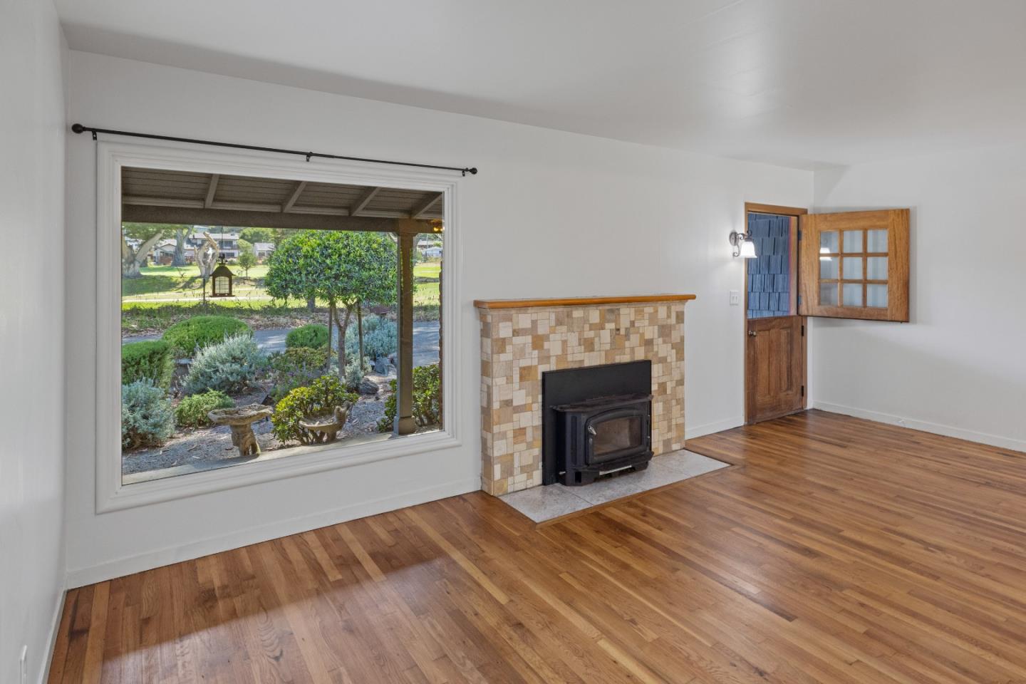 Detail Gallery Image 6 of 35 For 954 Seapalm Ave, Pacific Grove,  CA 93950 - 3 Beds | 1 Baths