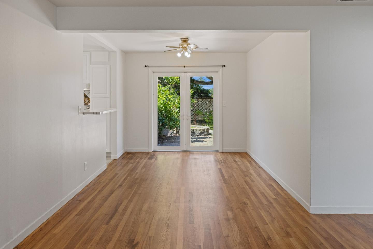 Detail Gallery Image 7 of 35 For 954 Seapalm Ave, Pacific Grove,  CA 93950 - 3 Beds | 1 Baths