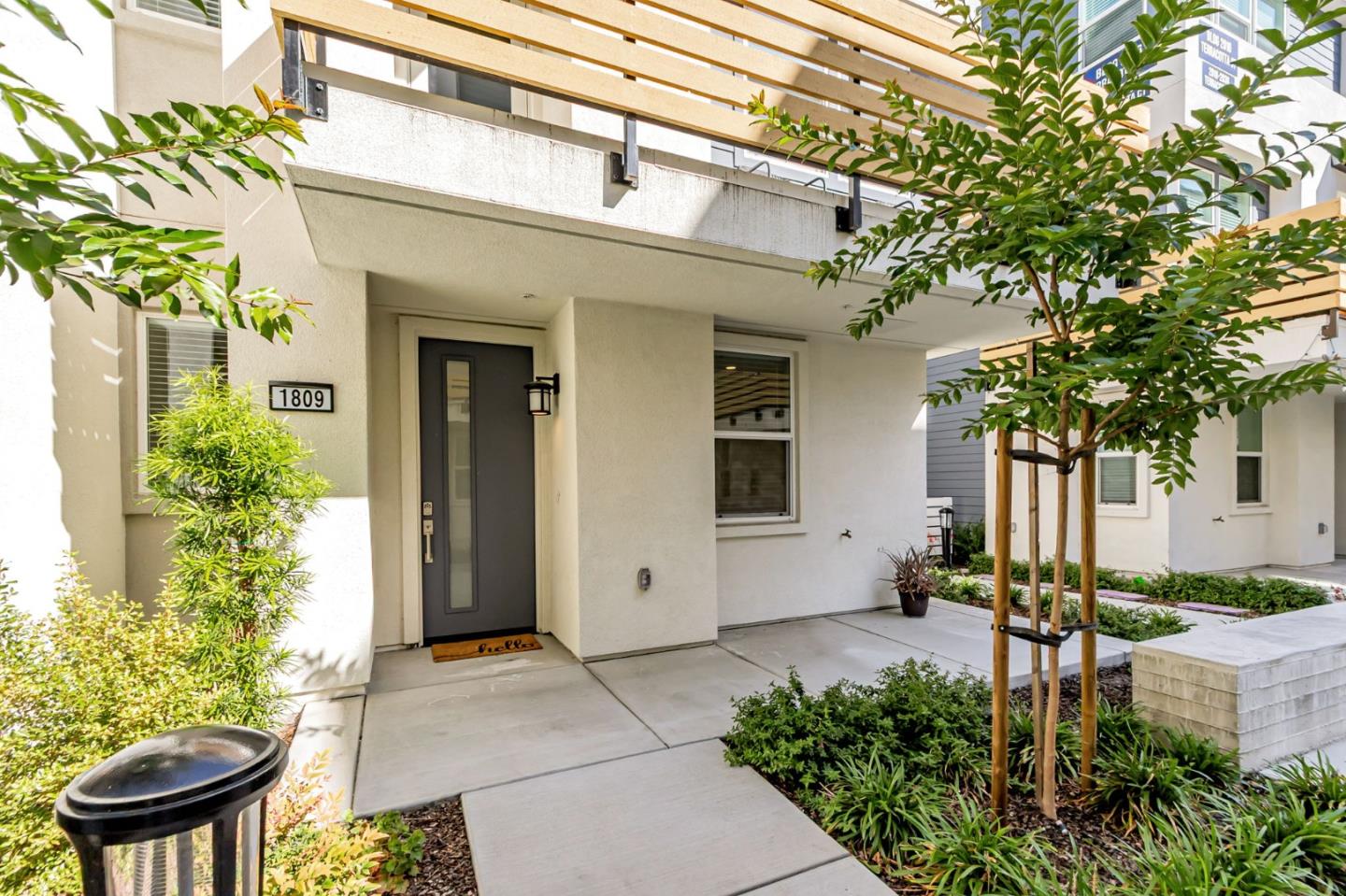 Detail Gallery Image 4 of 43 For 1809 Joshua Tree Cir, Milpitas,  CA 95035 - 4 Beds | 2/2 Baths