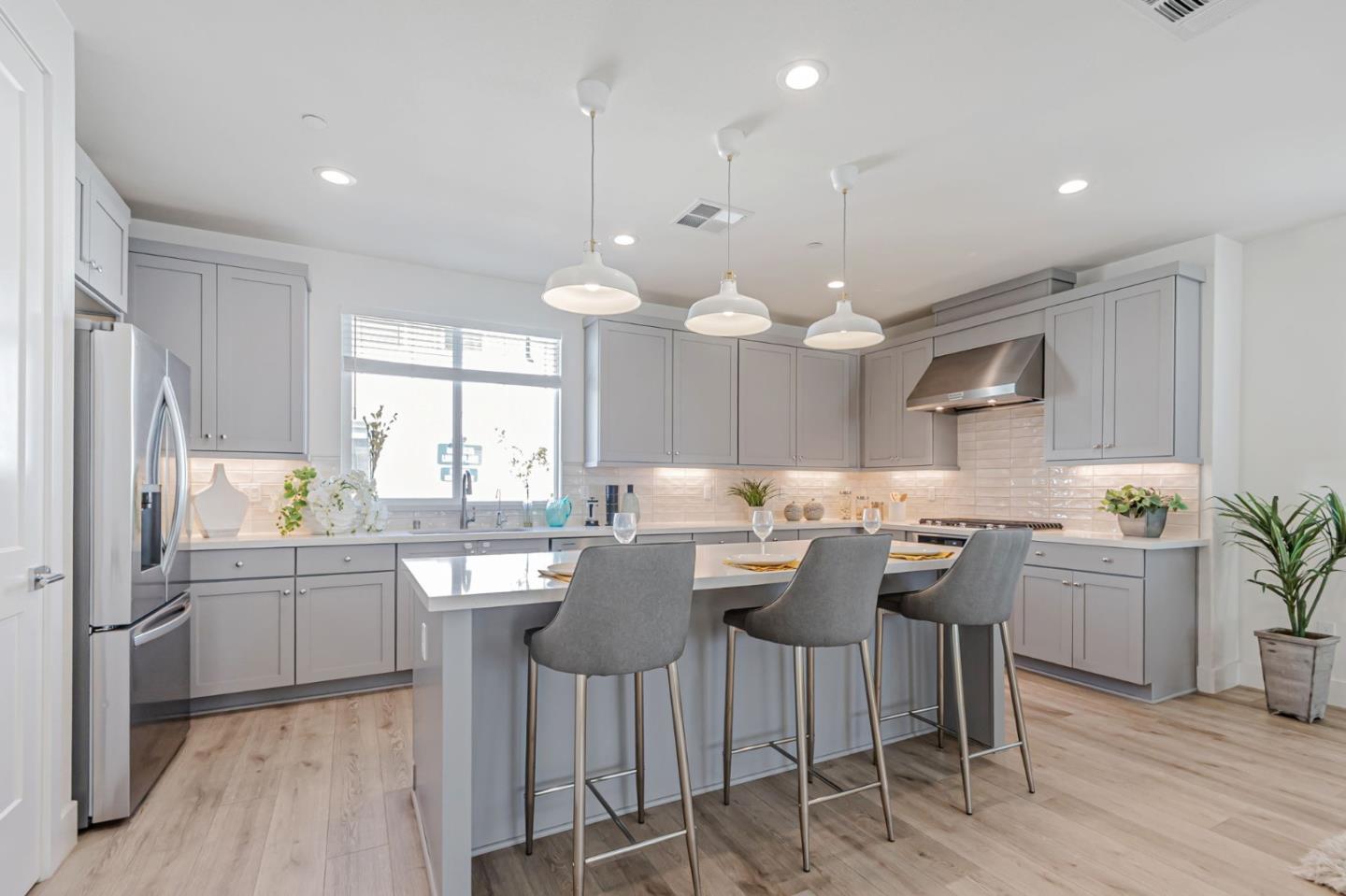 Detail Gallery Image 9 of 43 For 1809 Joshua Tree Cir, Milpitas,  CA 95035 - 4 Beds | 2/2 Baths