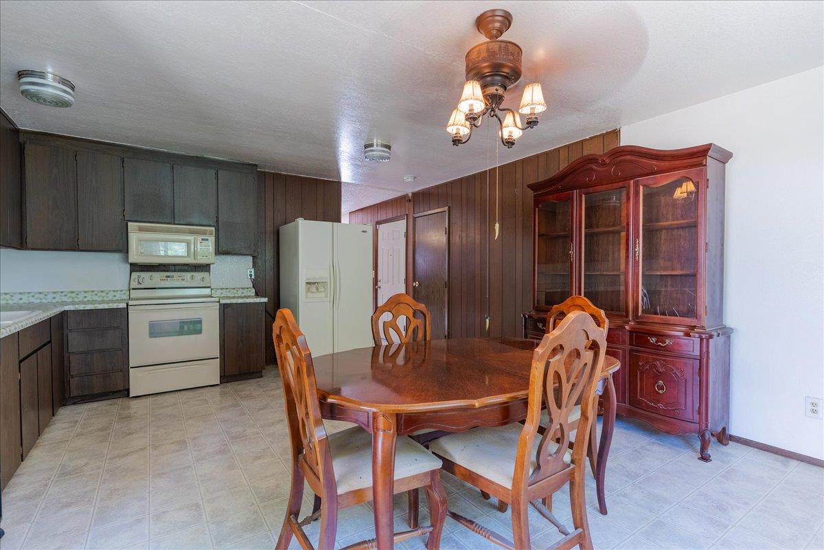 Detail Gallery Image 10 of 39 For 290 Ranchito Dr, Hollister,  CA 95023 - 3 Beds | 2 Baths
