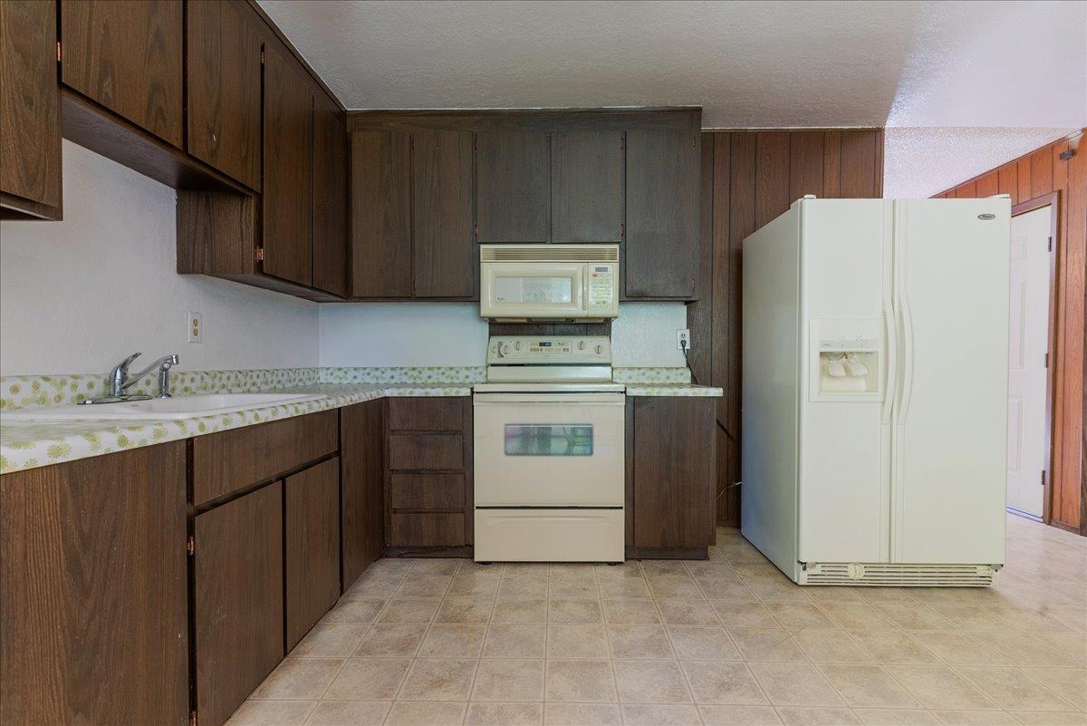 Detail Gallery Image 13 of 39 For 290 Ranchito Dr, Hollister,  CA 95023 - 3 Beds | 2 Baths