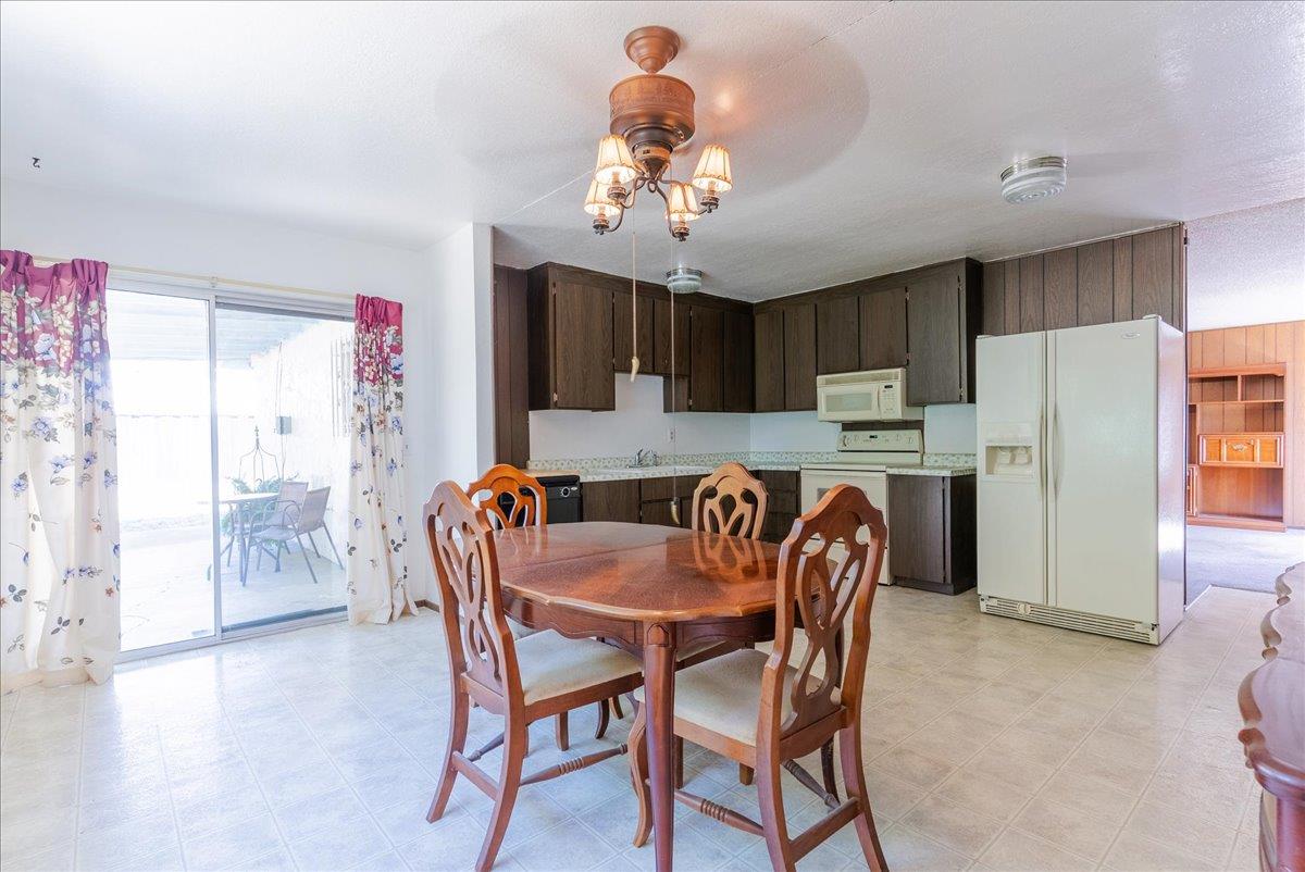 Detail Gallery Image 9 of 39 For 290 Ranchito Dr, Hollister,  CA 95023 - 3 Beds | 2 Baths