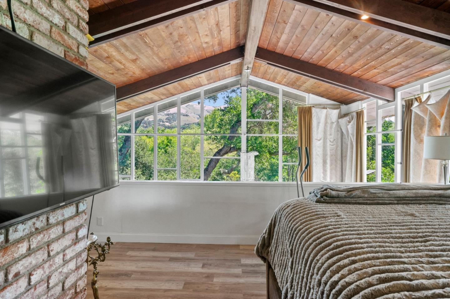Detail Gallery Image 19 of 48 For 81 E Garzas Rd, Carmel Valley,  CA 93924 - 3 Beds | 3 Baths