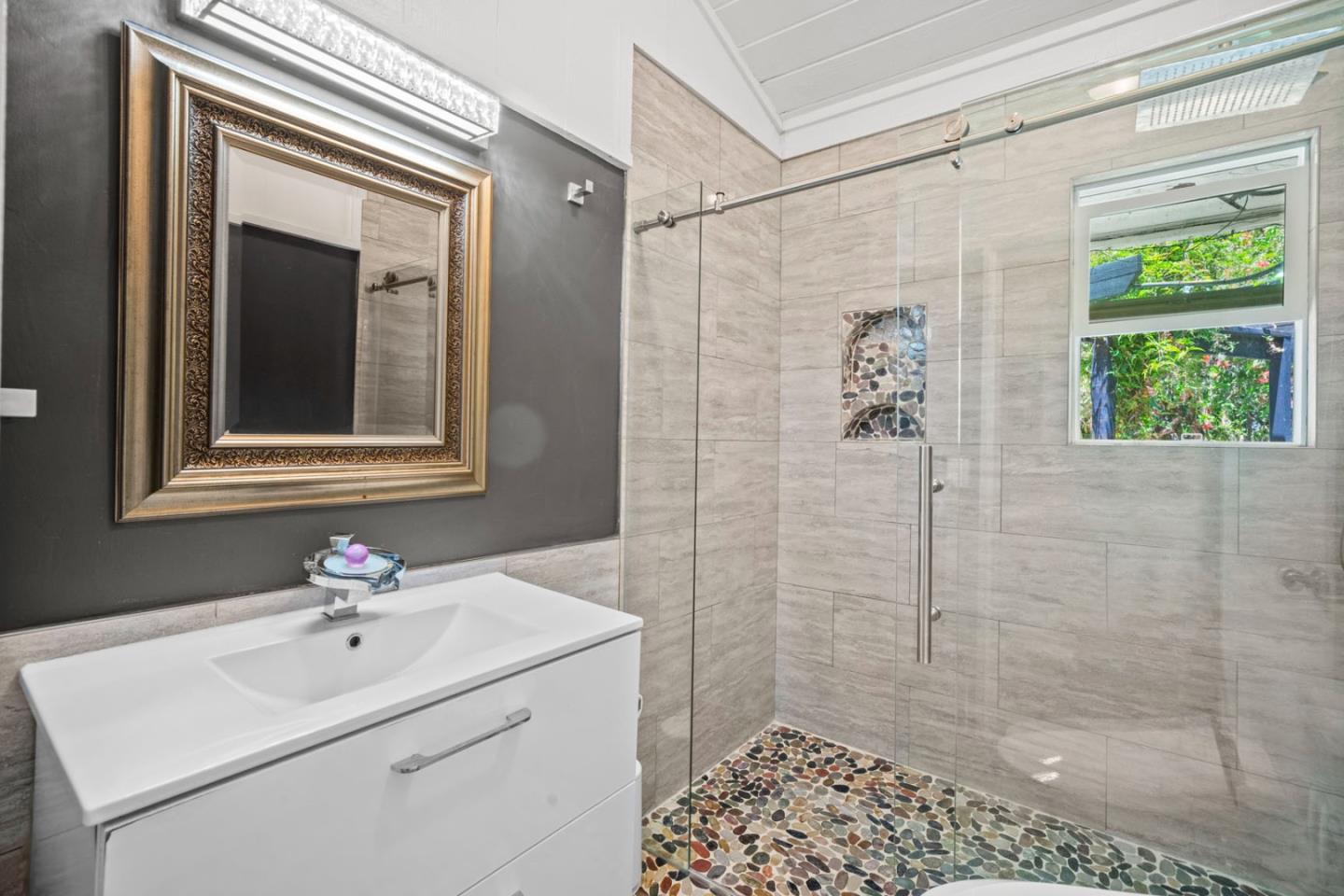 Detail Gallery Image 26 of 48 For 81 E Garzas Rd, Carmel Valley,  CA 93924 - 3 Beds | 3 Baths