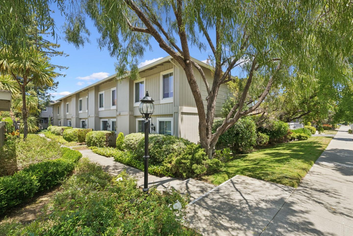 Detail Gallery Image 2 of 41 For 669 Division St, Campbell,  CA 95008 - 3 Beds | 2/1 Baths