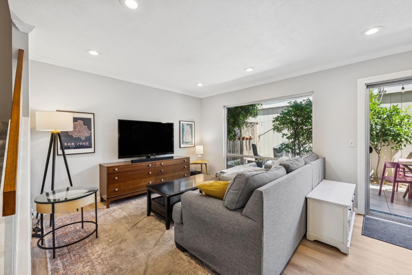 Detail Gallery Image 4 of 41 For 669 Division St, Campbell,  CA 95008 - 3 Beds | 2/1 Baths