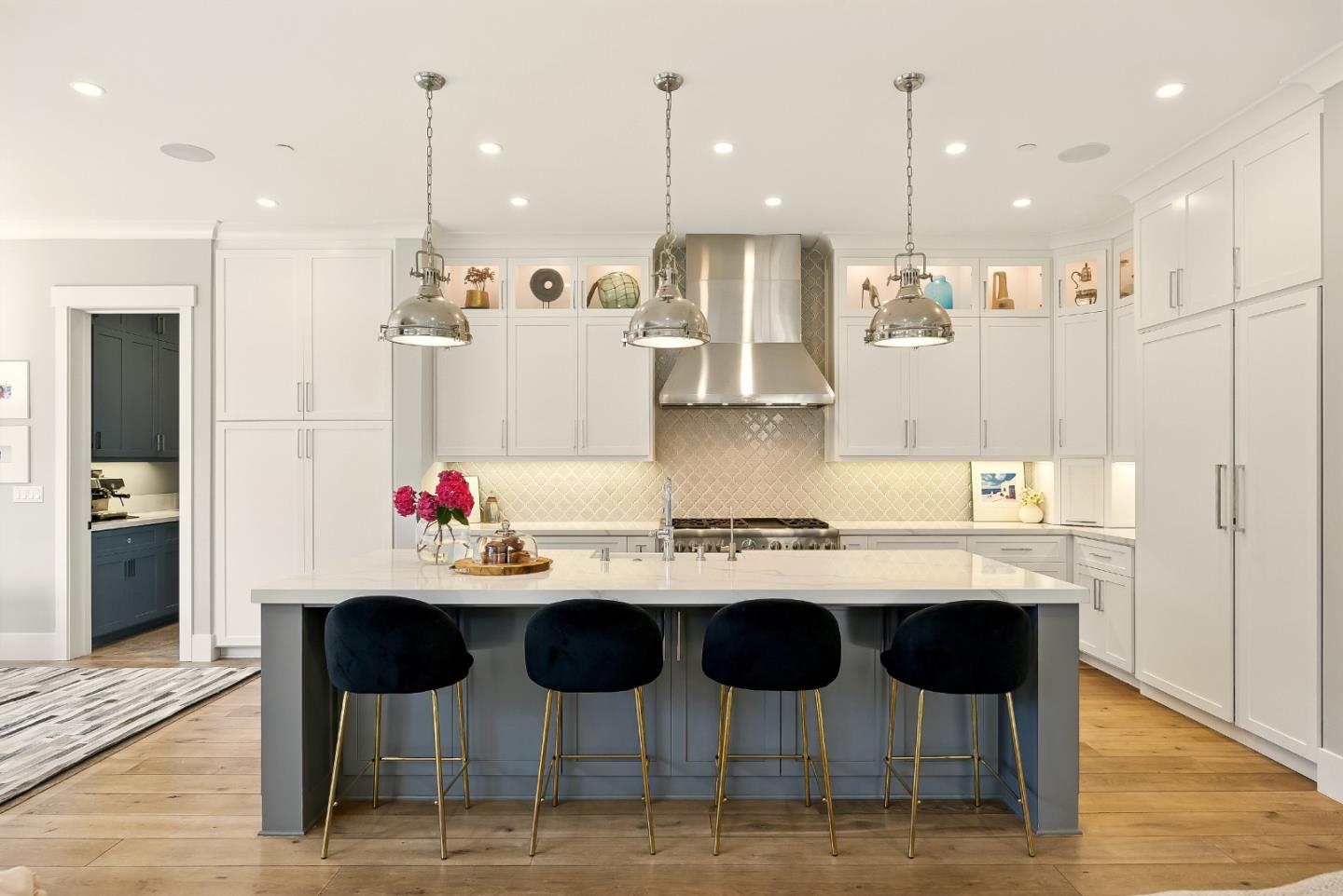Detail Gallery Image 17 of 106 For 1549 Keesling Ave, San Jose,  CA 95125 - 6 Beds | 4/2 Baths
