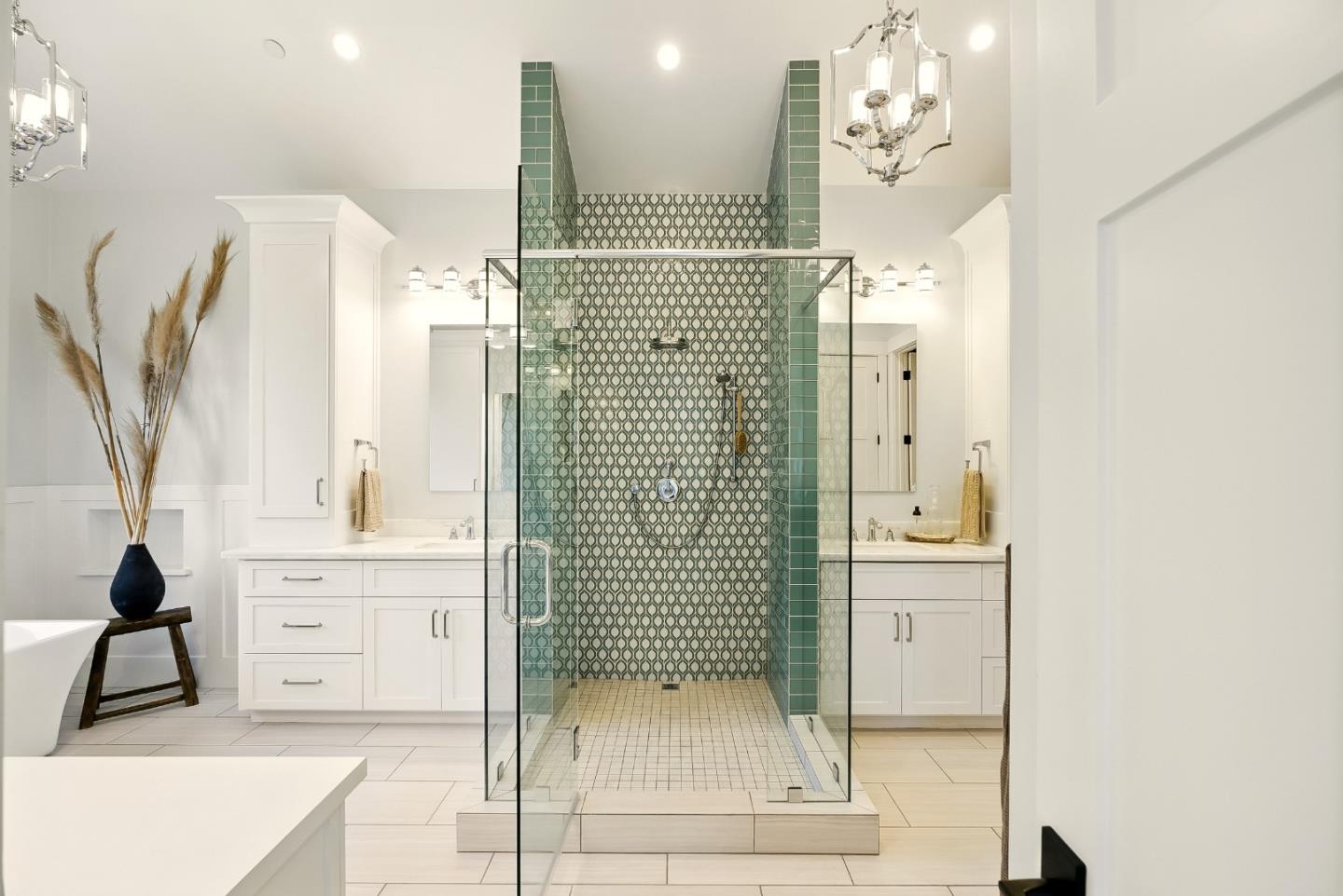 Detail Gallery Image 37 of 106 For 1549 Keesling Ave, San Jose,  CA 95125 - 6 Beds | 4/2 Baths