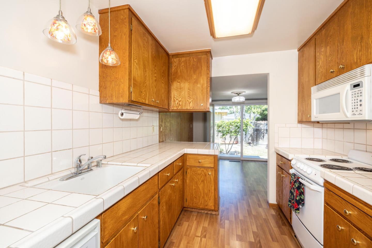 Detail Gallery Image 12 of 47 For 1648 Oak Ave, Redwood City,  CA 94061 - – Beds | – Baths