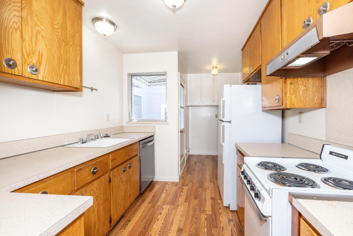 Detail Gallery Image 34 of 47 For 1648 Oak Ave, Redwood City,  CA 94061 - – Beds | – Baths