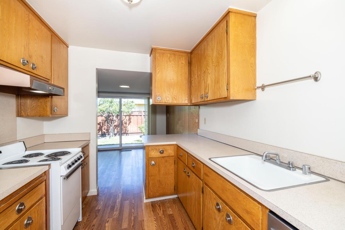 Detail Gallery Image 35 of 47 For 1648 Oak Ave, Redwood City,  CA 94061 - – Beds | – Baths