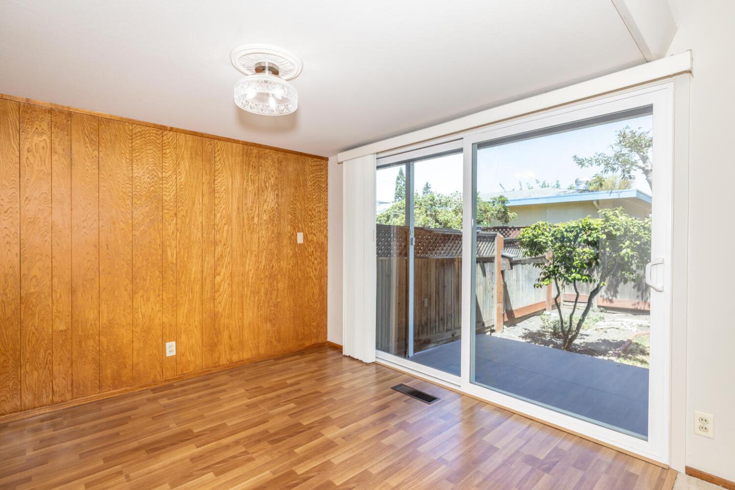 Detail Gallery Image 8 of 47 For 1648 Oak Ave, Redwood City,  CA 94061 - – Beds | – Baths