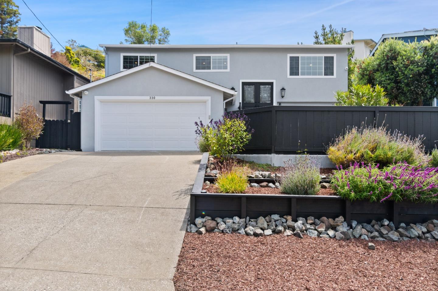 Detail Gallery Image 2 of 51 For 330 Avenue Portola, El Granada,  CA 94018 - 5 Beds | 2 Baths