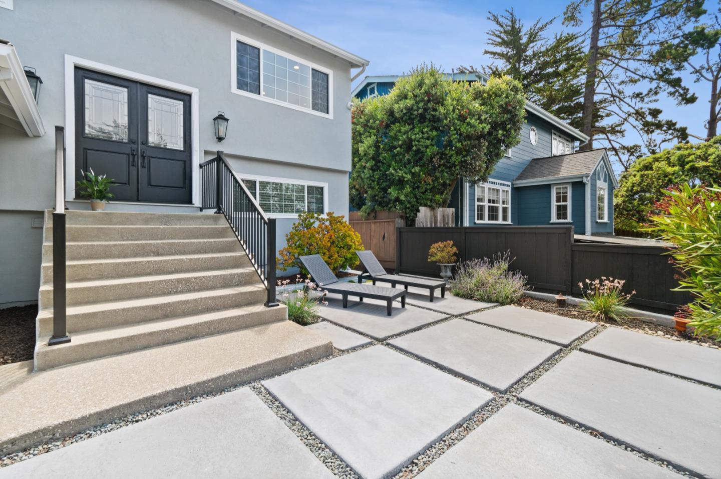 Detail Gallery Image 3 of 51 For 330 Avenue Portola, El Granada,  CA 94018 - 5 Beds | 2 Baths